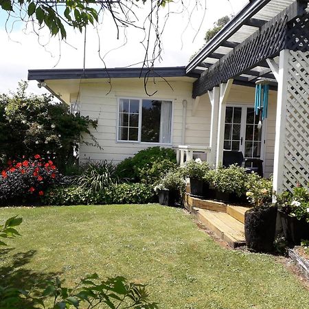Mont'S Cottage Awatuna Exterior photo